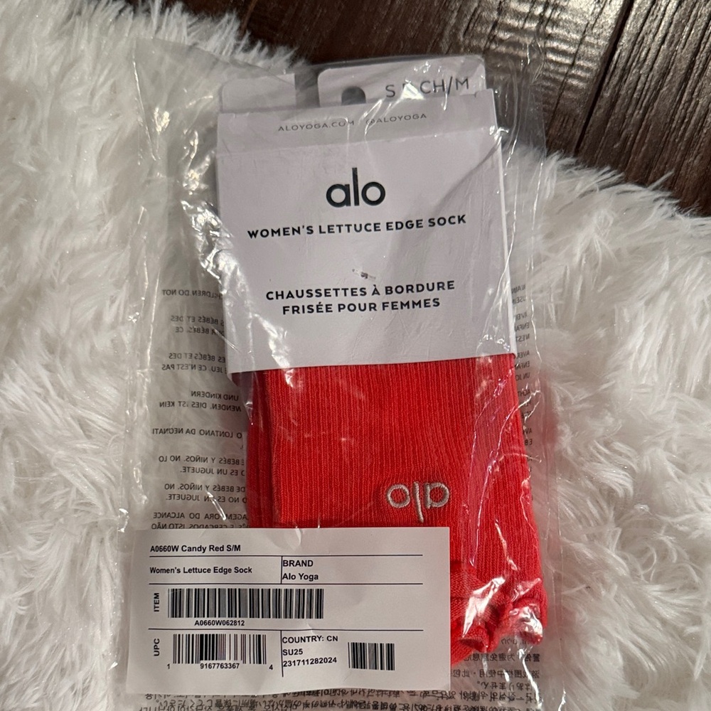 Alo Women's candy Red Lettuce Edge Socks BNWT